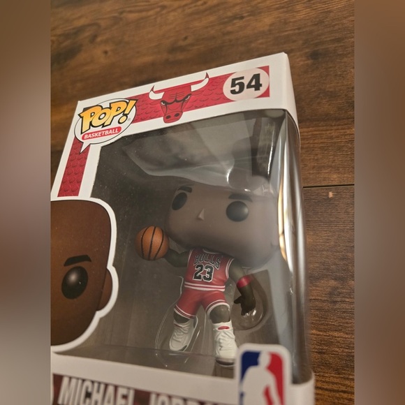 Funko Pop Chicago Bulls Michael Jordon #54 NBA - Picture 5 of 5